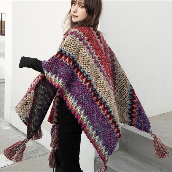 Gorgeous crocheted ponchos - Picture 6 of 6